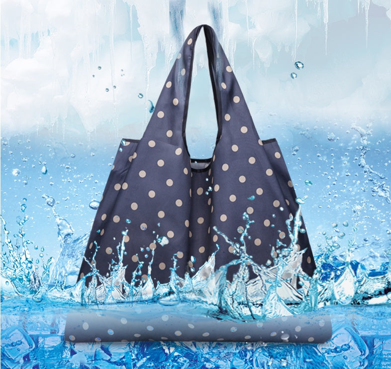 2 grocery shopping bags